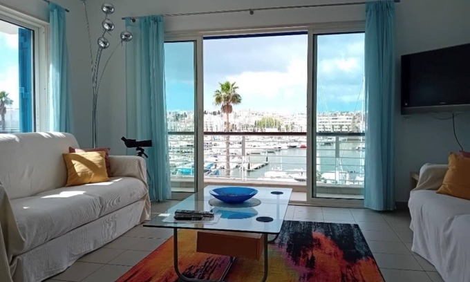 Telheiro Apartment | Top Floor Apartment with Breathtaking Marina Views & Pool