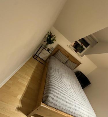 Restalrig Apartment | Top Floor Apartment