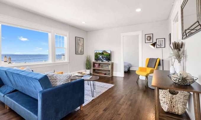 North Admiral Apartment | Oceanfront Apartment with Breathtaking Views to Enjoy