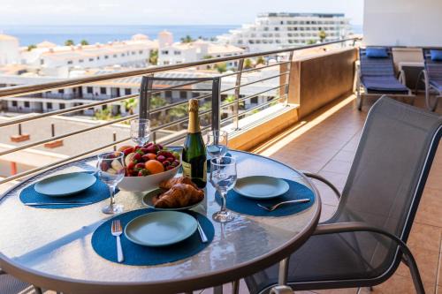 Puerto de Santiago Apartment | Premier Ocean View Top Floor Apartment with Pool Access