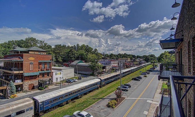 Blue Ridge Condo | Premier Condo with Scenic Views in Downtown Blue Ridge