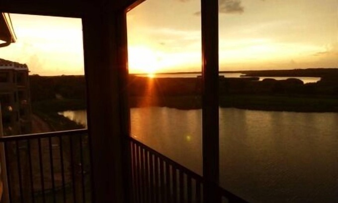 Bradenton Condo | Deluxe Top Floor Condo with Premium Amenities for Your Stay