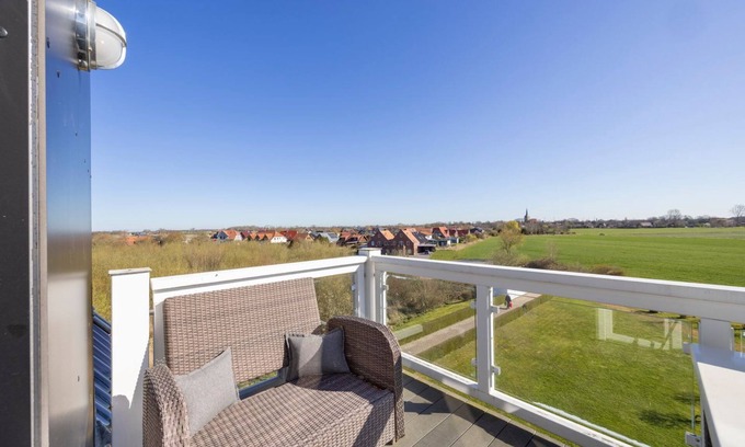 Wremen Apartment | Exceptional Beachside Apartment with Sauna & Scenic Views
