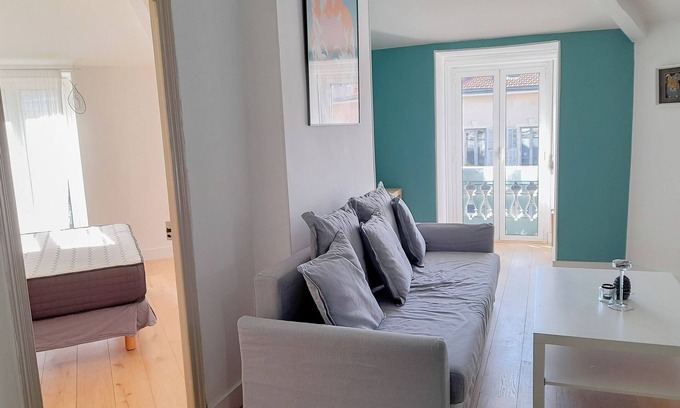 Centre Ville-Gare Apartment | Central Flat with Breakfast - Perfect for Families!