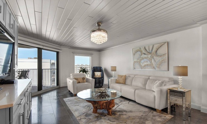 Holiday Isle Condo | Top Floor Inlet Reef GEM! Chic 2/2 sleeps 4!