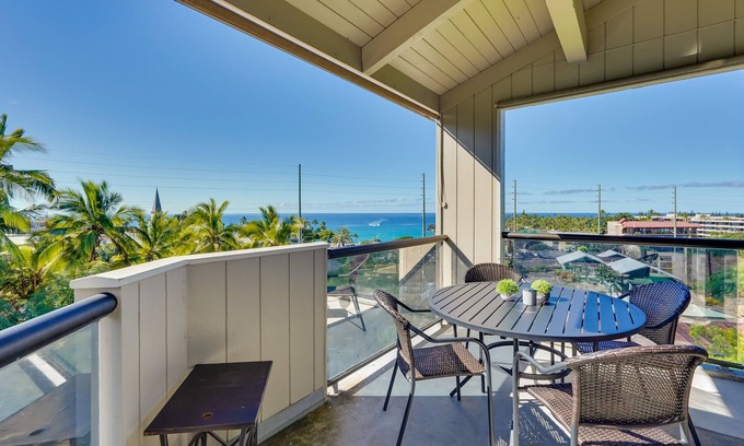 Historic Kailua Village Condo | Ocean View Kailua Bay Resort Condo with Pool & Spa Access