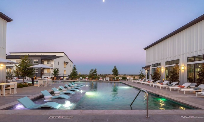 Kyle Apartment | Top Floor Apartment with Resort Pool Near Austin - 10/10 Rated