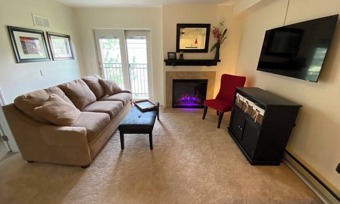 North Park City Condo | Top Floor Mountain-View Condo with Pool & Spa Amenities