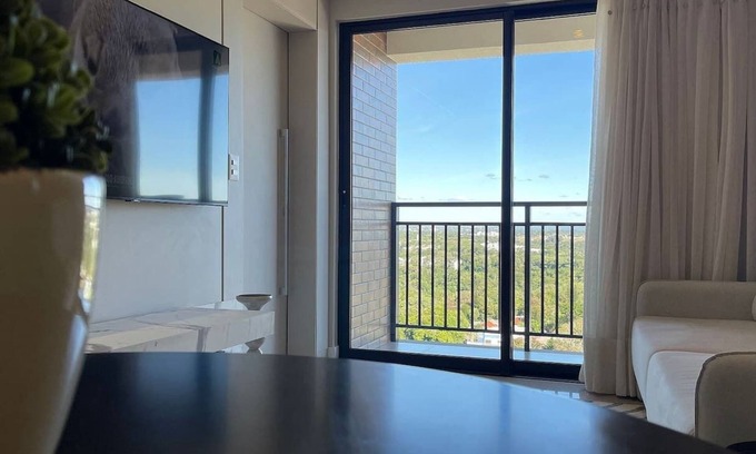 Foz do Iguacu City Centre Apartment | Central Foz Studio with River Views and Family Amenities