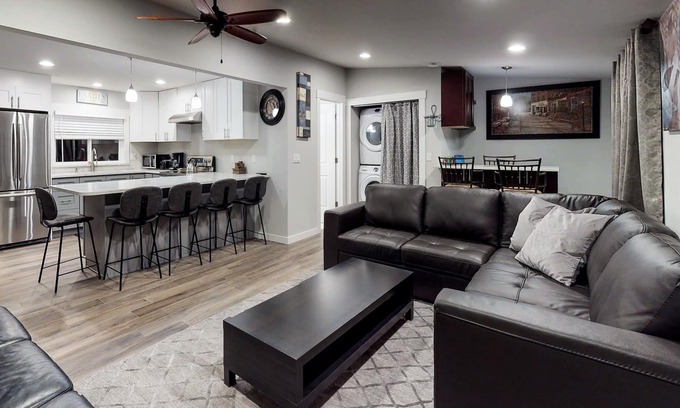 Manson House | Top-floor studio w/ partial lake view & dog-friendly cottage - near town & lake!