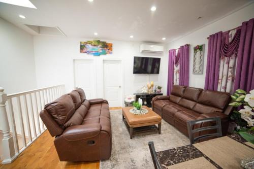 Canarsie House | Guest Rated: 9.3 for Top Floor Skylight in Brooklyn