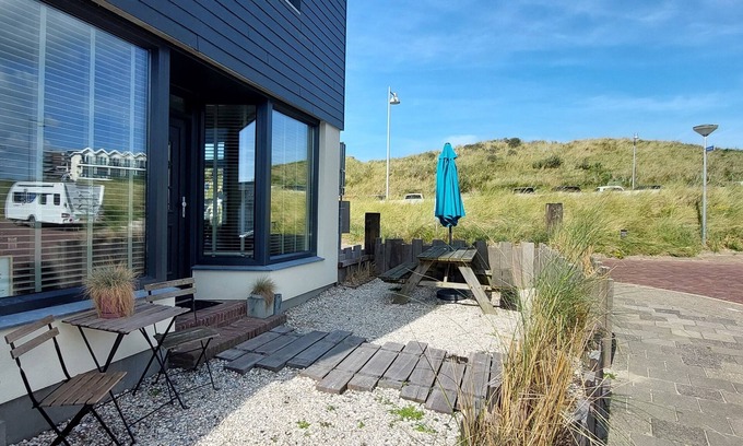 Egmond aan Zee Apartment | Prime Location: Steps from Beach and Lighthouse with Ocean Views