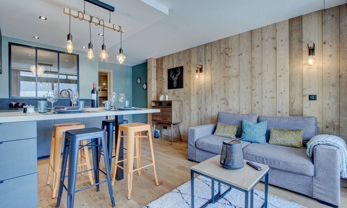 Morzine Apartment | Prime Location with Superb Accommodation Facing the Tracks