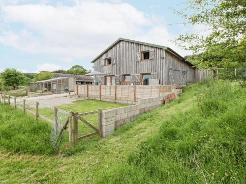 St. Brides Netherwent House | Pet-Friendly Retreat at Top Lodge with Great Reviews