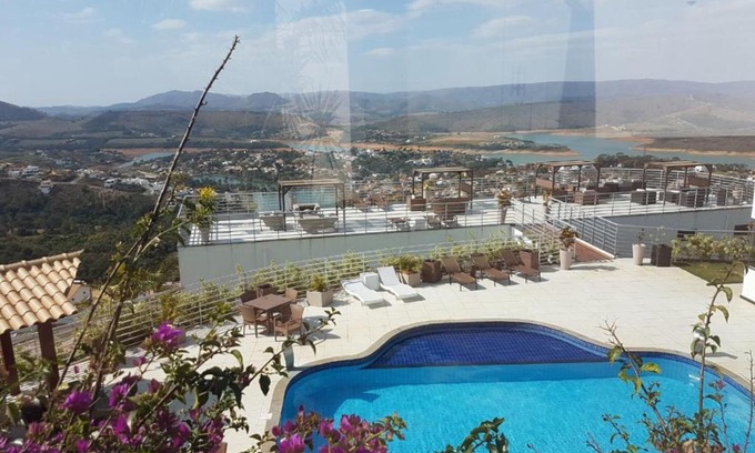Capitolio House | Cozy Stay at Top Mirante de Escarpas II with Pool & Pets