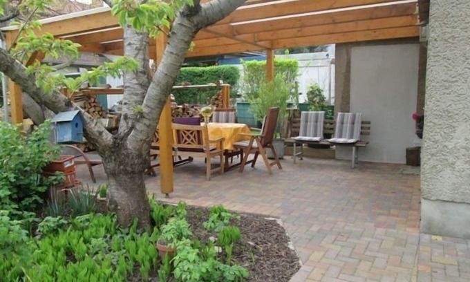 Stetzsch House | Modern Bungalow in Prime Location with Family-Friendly Amenities