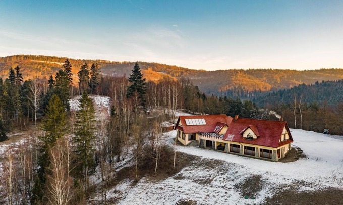 Wisla Villa | Discover Top Mountain Villa: Pet-Friendly Oasis with Pool