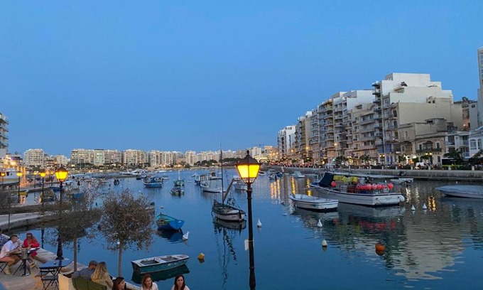 Ta' Giorni Apartment | Sea View Apartment with Hot Tub & BBQ - Rated 9/10