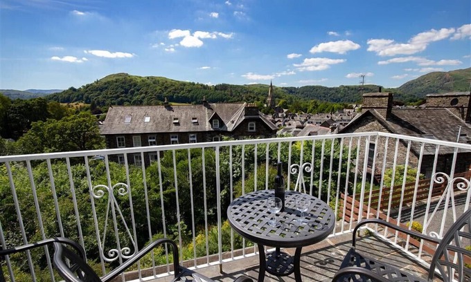 Ambleside Cottage | Family-Friendly Retreat with Garden in Ambleside - Rated 10/10