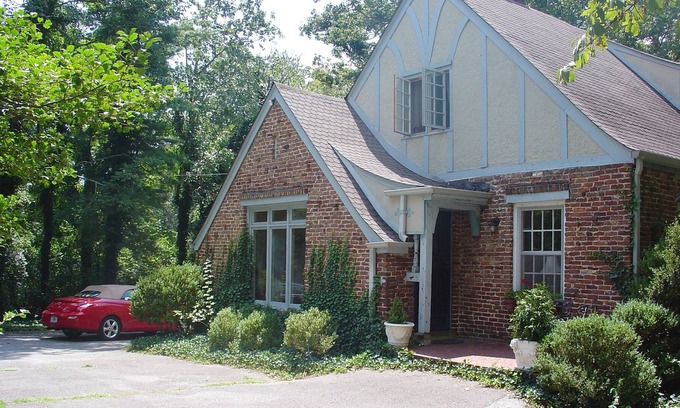 Lookout Mountain House | Top of Lookout Mountain, Private, Walking Distance to Rock City Gardens