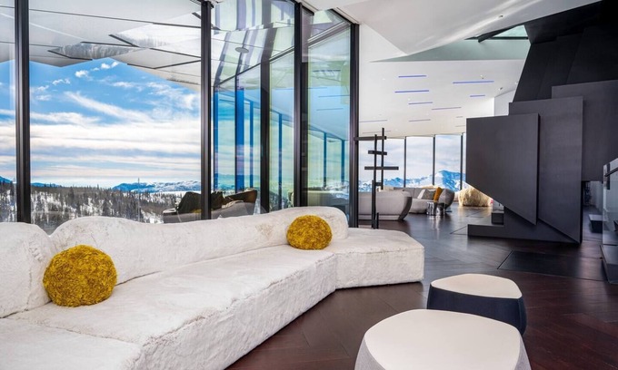 Eden House | Experience the Top of the World Chalet: Ski In & Out Access