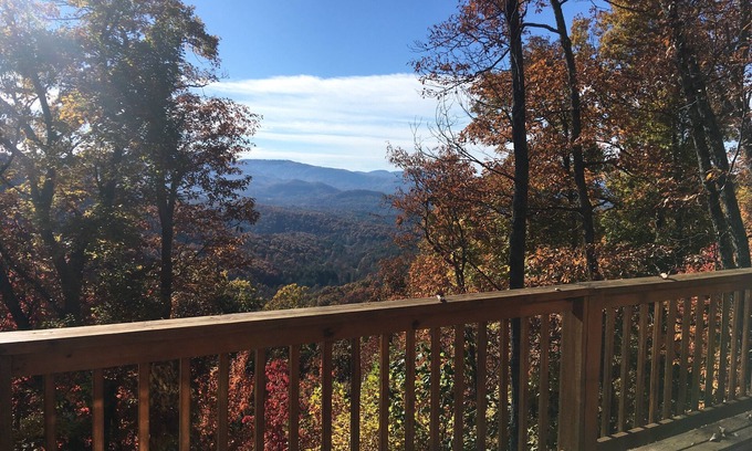 Fairview Cabin | Breathtaking Views! Cozy Log Cabin with Hot Tub & Fireplace