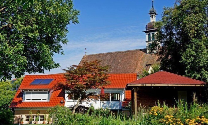 Ueberlingen House | Tranquil Retreat with Ocean View & Free WiFi - Rated 9.8