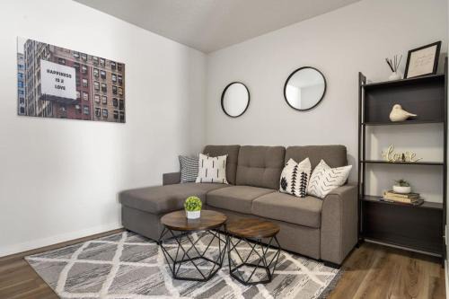 Calgary House | Top Rated Home with Private Garage, Near Airport, Free Banff Pass, Netflix, Sleeps 8
