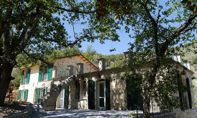 Testico House | Secluded Rustico Retreat with Ocean View and Spa Amenities