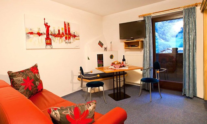 Huben Apartment | Experience Top Tirol Appartement: 4-Star Escape with Spa