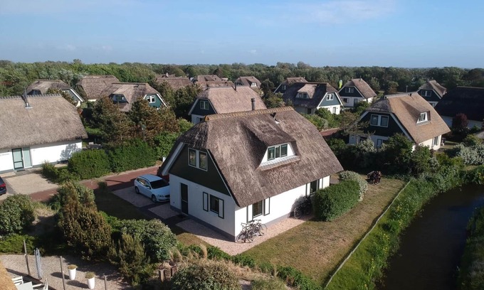 Julianadorp aan zee Villa | Beachside Villa with Pool & Spa - Rated 9.2/10 by Guests