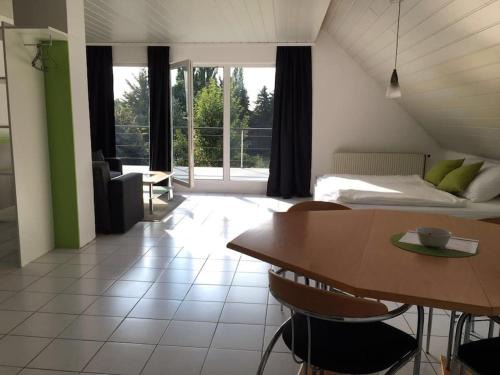 Hildesheim District Apartment | Tranquil Apartment in a Peaceful Location - Rated 10/10