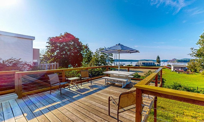 Wiscasset House | Family-Friendly Stays at Topgallant Hotel Awaits You