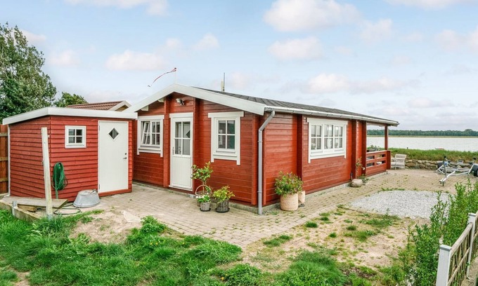 Bogense House | Discover "Topi" - Oceanfront Getaway by Interhome