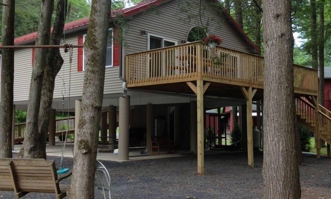 Catawissa Cottage | Guest Rated 9.8: 'Topl' In’ Creek-Side Cottage Retreat