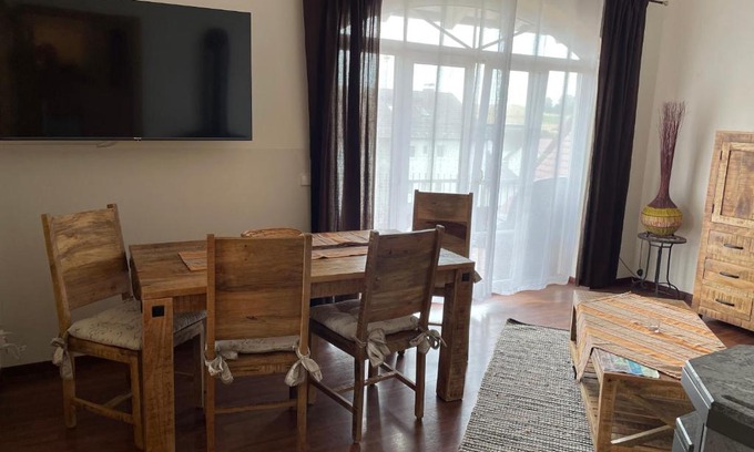 Hettenshausen Apartment | Guest Rated 9.4: Family-Friendly TopLoft im Ilmtal Stay