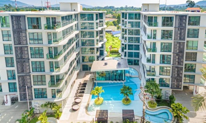 Bang Sare Apartment | Modern Apartment with Pool in Bang Saray for Budget Travelers