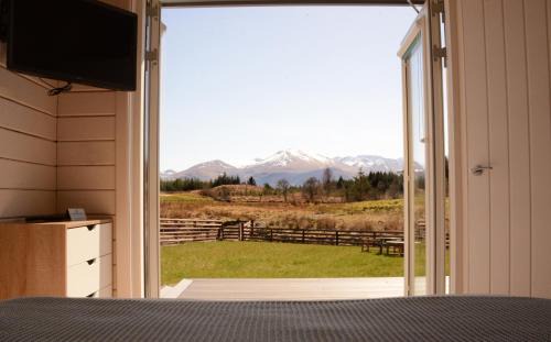 Spean Bridge House | Discover Toradh Cabin: Pet-Friendly Retreat with Breakfast