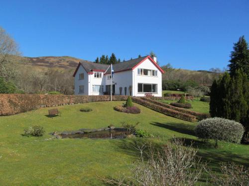 Muirshearlich Bed & Breakfast | Top-Rated Torbeag House: Kitchen & Breakfast Included