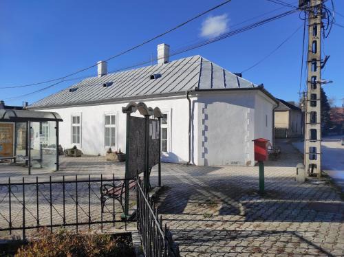 Tapolca Apartment | Cozy Tornác Vendégház: Family & Pet-Friendly Retreat