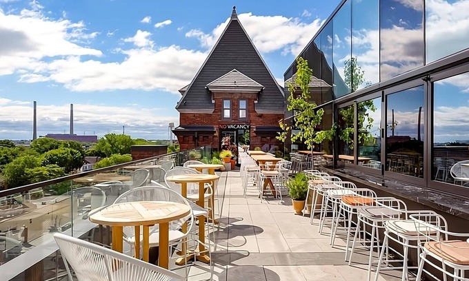 Riverside Hotel | Explore Toronto: 2 Modern Units Steps from Attractions