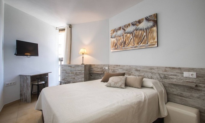 Benidorm Apartment | Relaxing TORPA 6º Apartment with Pool and Spa Amenities