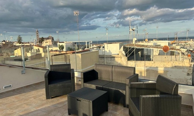 Trani Bed & Breakfast | Top-Rated Torre Canina Suite & Rooms with Family-Friendly Amenities