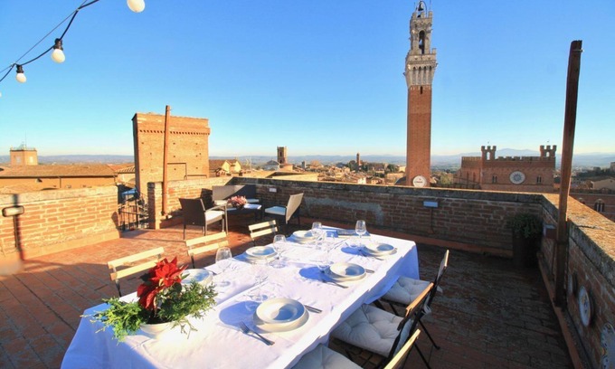 Siena Historical Center Apartment | TORRE DEL CAMPO - Cozy Two Bedroom Apartment for 2