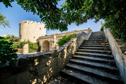 Lecce Hotel | Relax at Torre Del Parco: 4-Star Stay with Breakfast