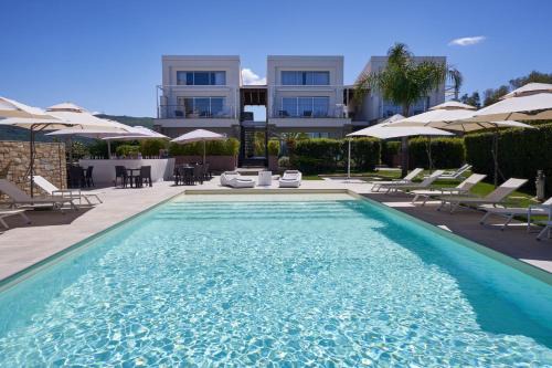 Perdifumo Resort | Discover Torre Difyos: Oceanfront Retreat with Hot Tub