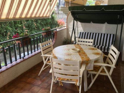 Torre Archirafi Apartment | Welcoming Torre Marina House: Ideal for Families and Pets