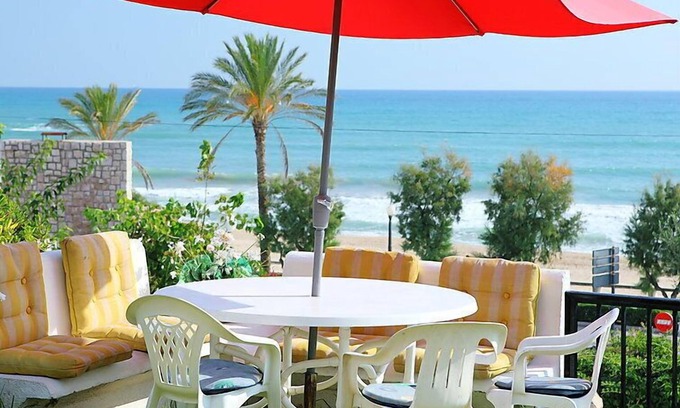 Comarruga House | Relax at Torre Yato: Oceanfront Retreat with Pool & Spa