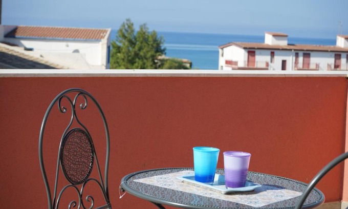 Licata House | Perfect Getaway at TorrediGaffe Home near the Sea