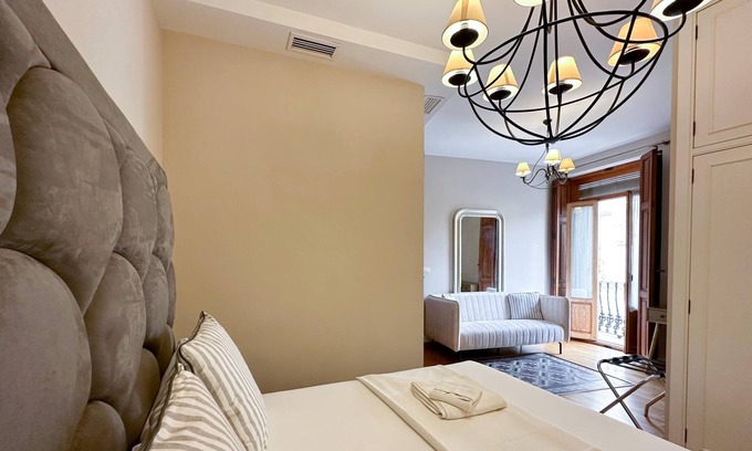 La Seu Apartment | Modern 2-Bedroom Retreat with Balcony in Downtown Valencia